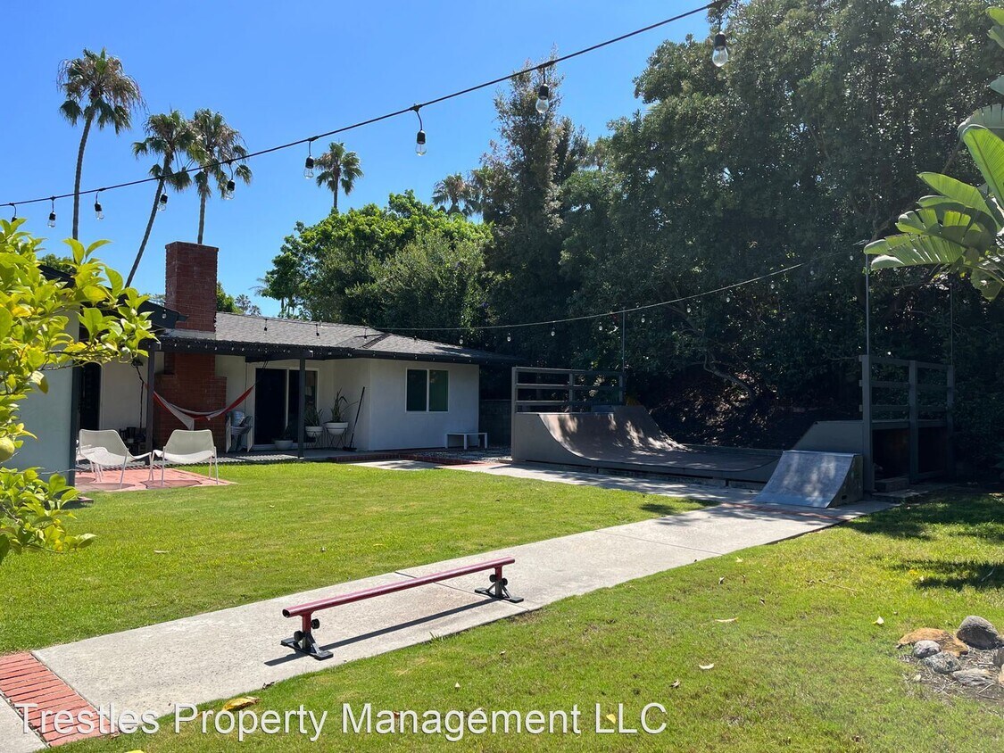 Building Photo - 3 br, 2 bath House - 2340 South Ola Vista