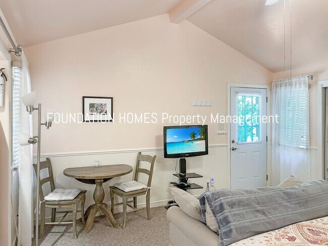 Building Photo - Studio, 1 bath House - 377A Highland Ave