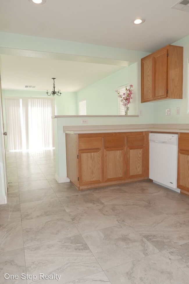 Building Photo - 3 br, 2.5 bath House - 6253 Halstead Ct.