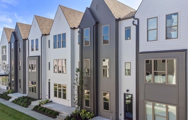 BEAUTIFUL 3 BED 3.5 BATH TOWNHOME - BEAUTIFUL 3 BED 3.5 BATH TOWNHOME
