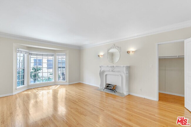 Building Photo - 633 Burnside Ave