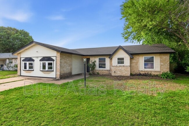 Photo - 1547 Oakbrook St House