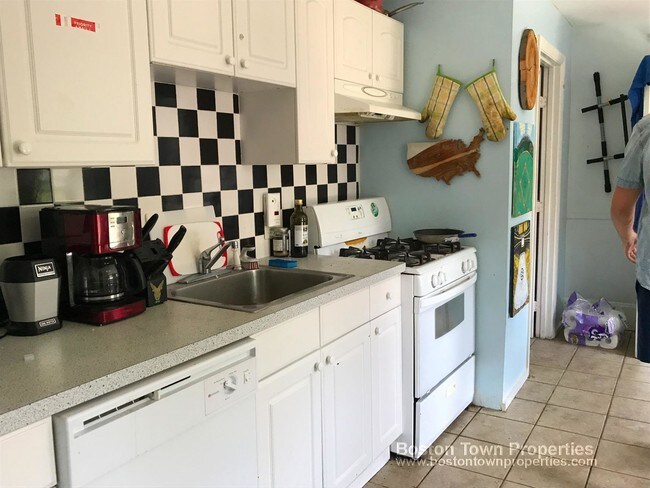 Building Photo - 309 Summit Ave