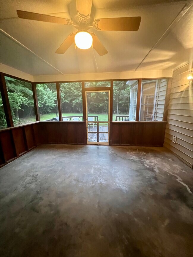 Foto del edificio - 22232 Haynes Ln