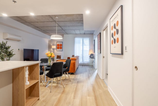Photo du bâtiment - 450 Rue Saint-François-Xavier-SI ID1602002P
