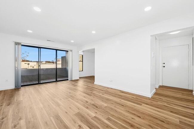 Building Photo - 54 Shrewsbury Green Dr