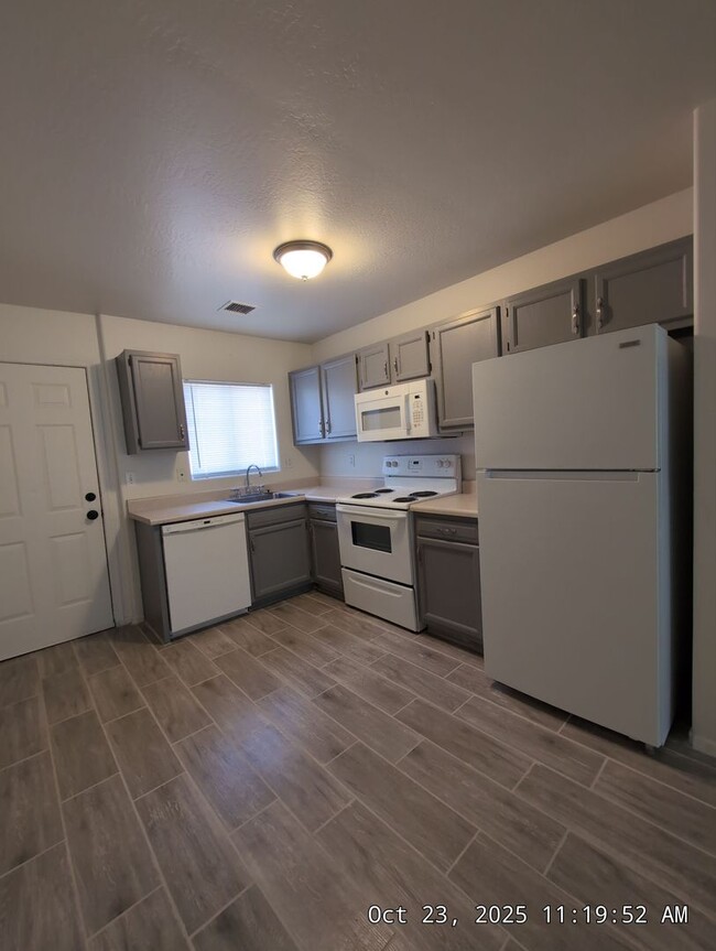 Building Photo - 9978 W Century Dr