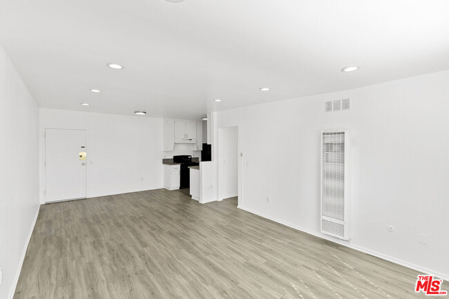 Foto del edificio - 15314 Gault St