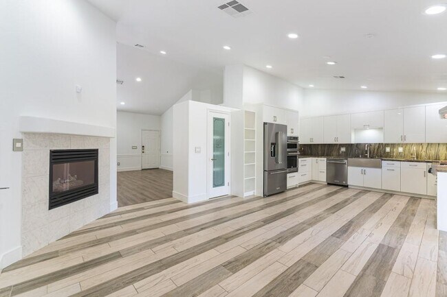 Building Photo - 3760 Yorba Linda Dr