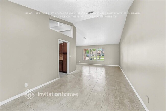 Building Photo - 13325 Kingsbury Dr