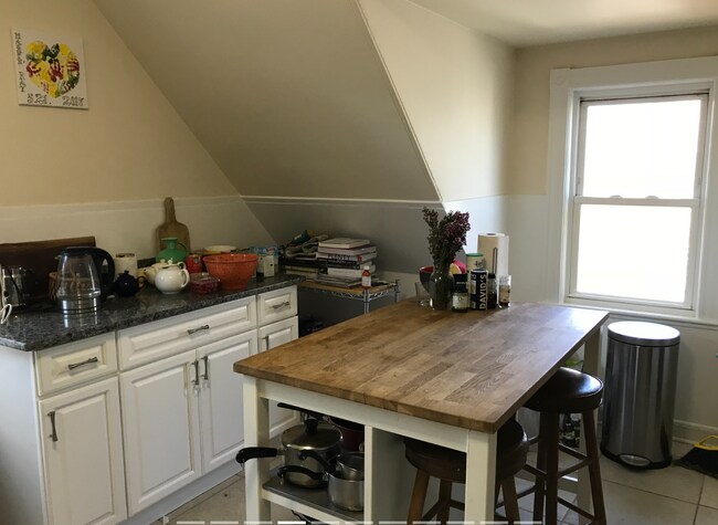 Building Photo - 7 Oakview Ter