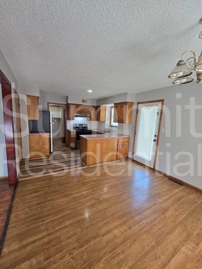 Foto del edificio - 6636 W 152nd St