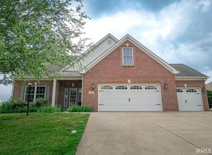 Building Photo - 2747 Thornhill Dr