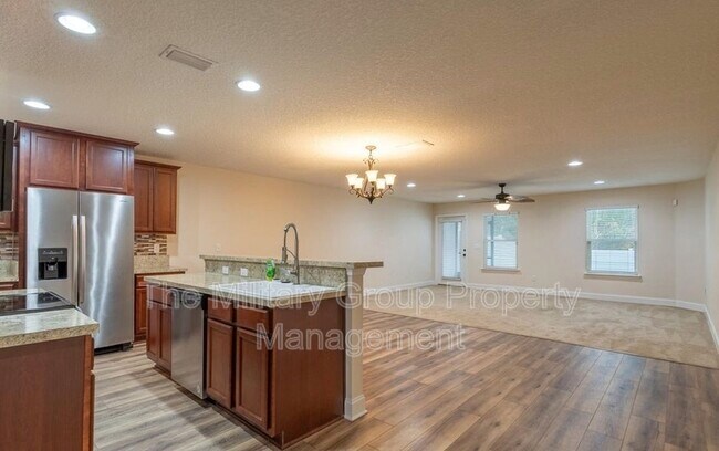 Foto del edificio - 382 Old Jennings Rd