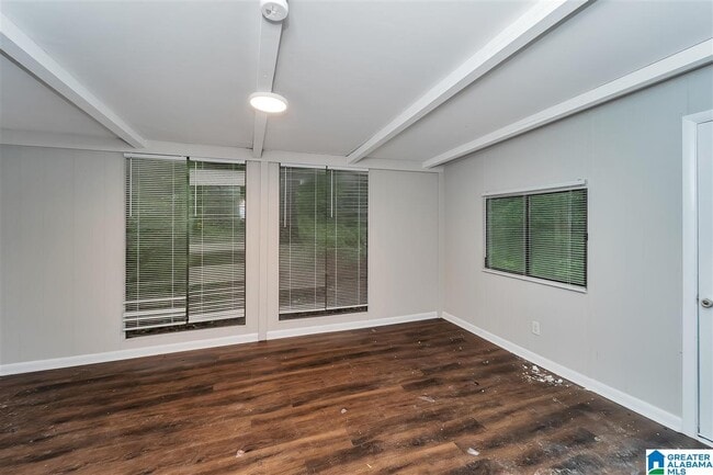 Building Photo - 3052 Pine Hill Dr