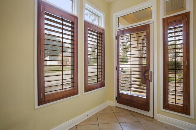 Foto del edificio - 7516 Pinehurst Ct