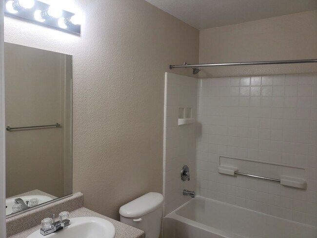 Foto del edificio - 4730 E Craig Rd