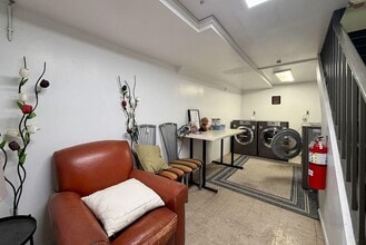 Building Photo - 502 Central Ave