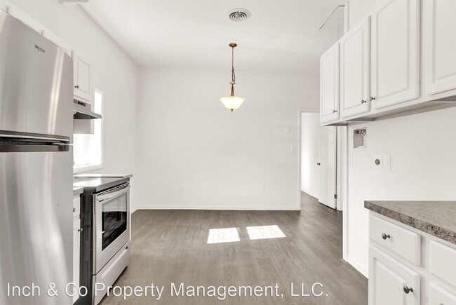 Building Photo - 2 br, 1 bath House - 343 S Pine Street