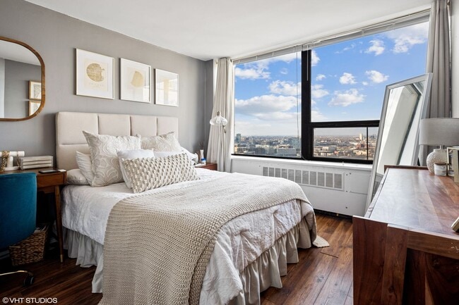 Building Photo - Gold Coast 1bed/1bath Apartment