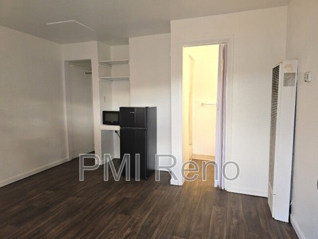 Foto del edificio - 140 E Victorian Ave