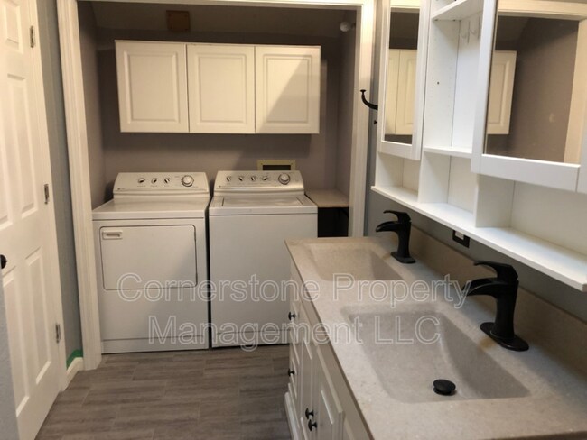 Building Photo - 304 Northwood Ln
