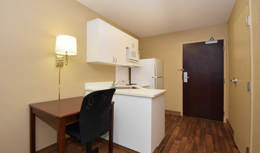 Furnished Studio - Vernon Hills - 8