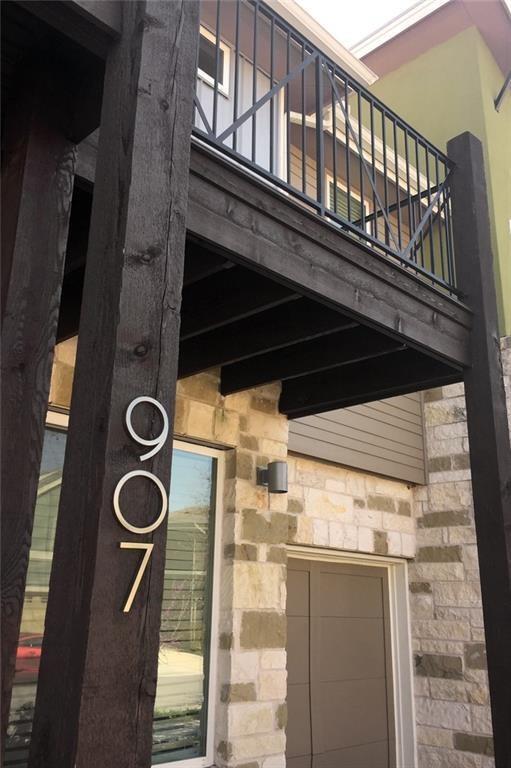 Building Photo - 907 Mountaineer Ln