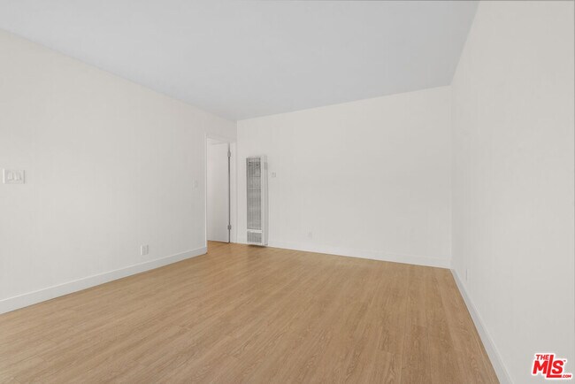 Foto del edificio - 1433 Brockton Ave