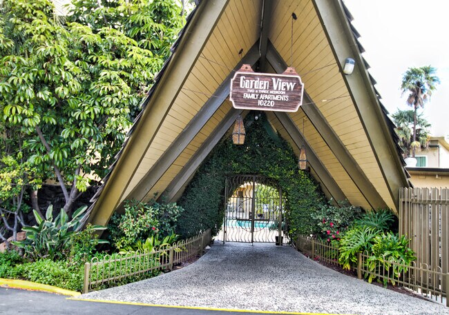 Foto del edificio - 10220 Orr And Day Rd