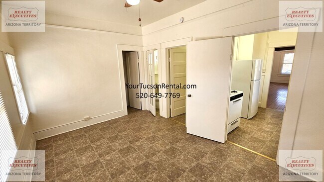 Foto del edificio - 812 E 8th St