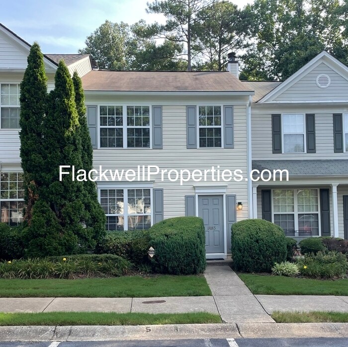 Primary Photo - 3Bed/2.5Bath Clean and Convenient to Every...