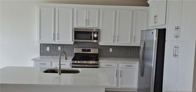 Building Photo - 11407 SW Willow Ln