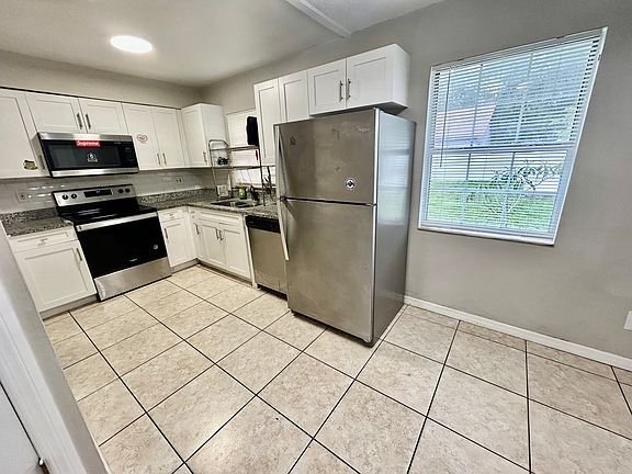 Building Photo - 4418 Porpoise Dr