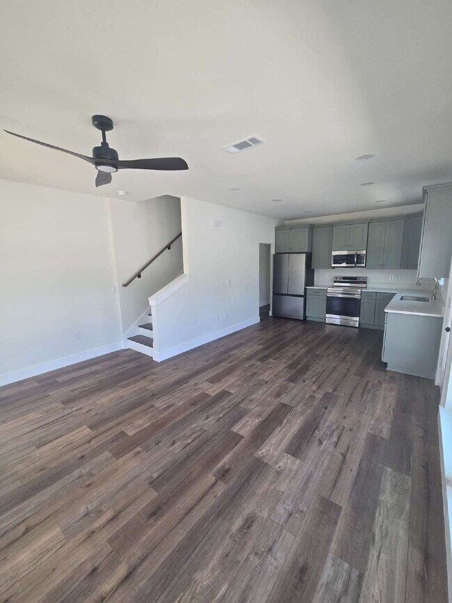 Building Photo - New Construction, 3 bed 3 bath near downtown!