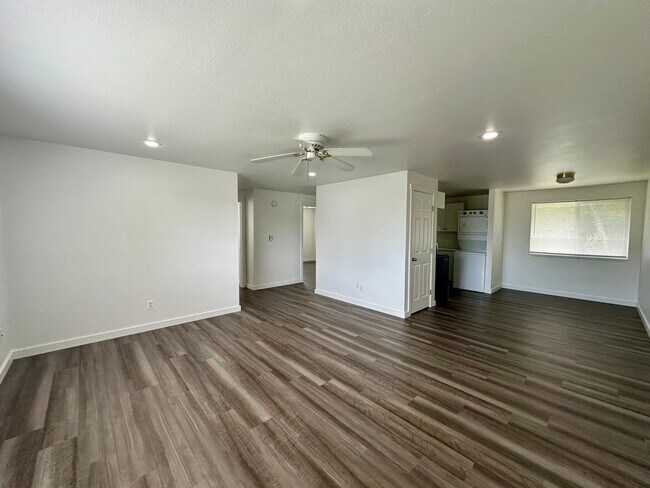 Foto del edificio - 2025 Yew St.