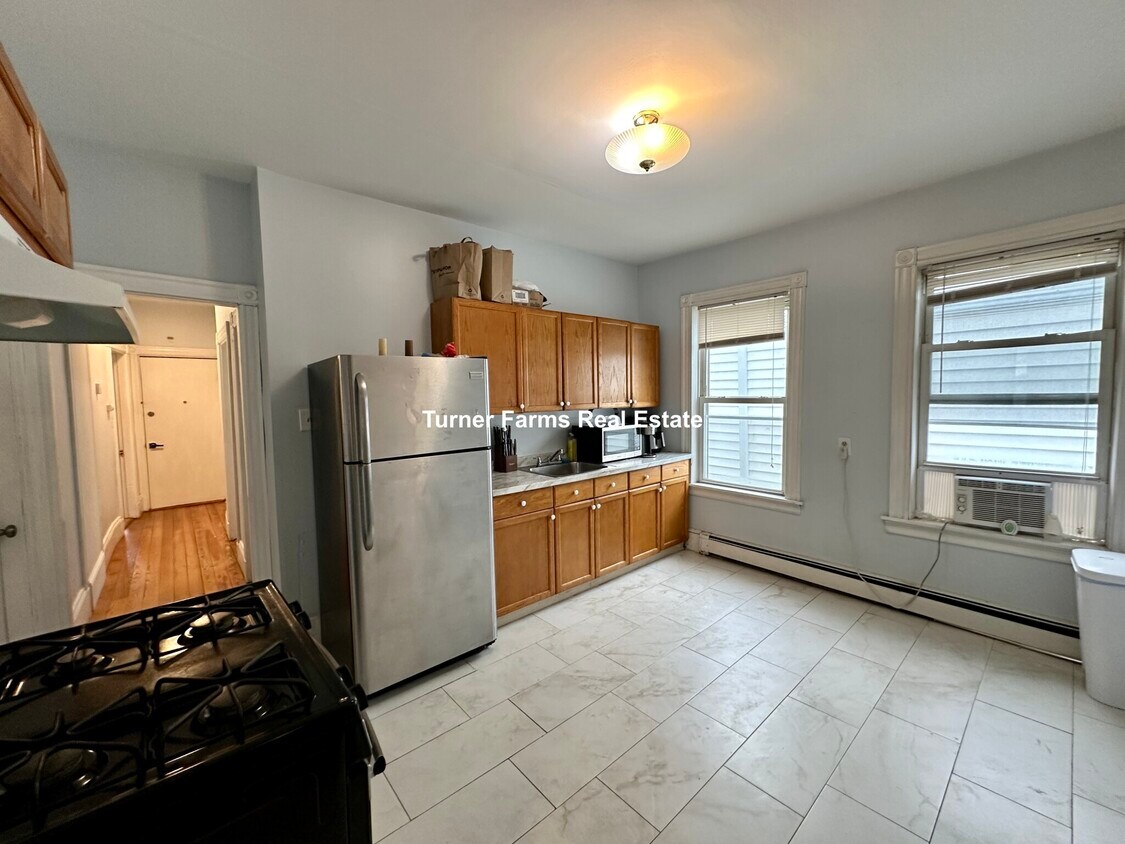 Foto principal - 61 Crescent Ave
