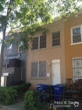 Building Photo - 1002 3rd Pl SE