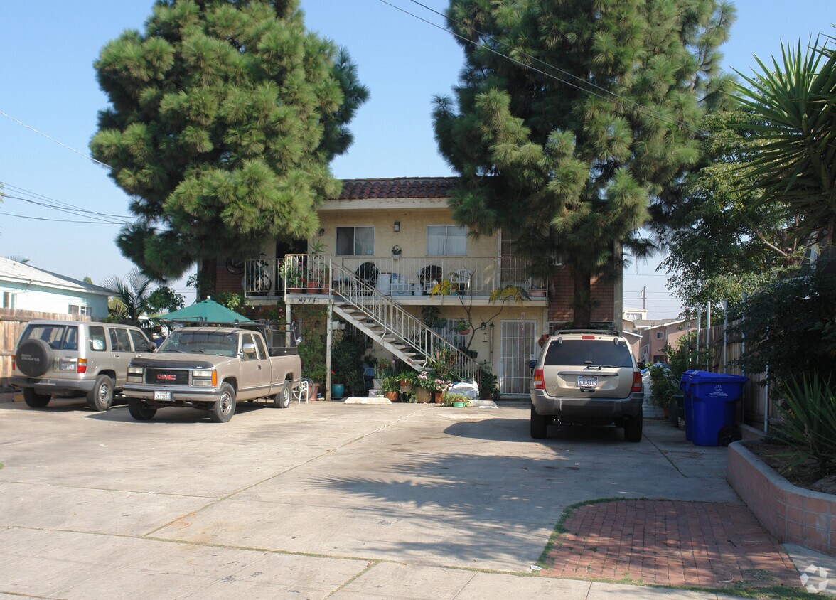 Building Photo - 4774 Auburn Dr