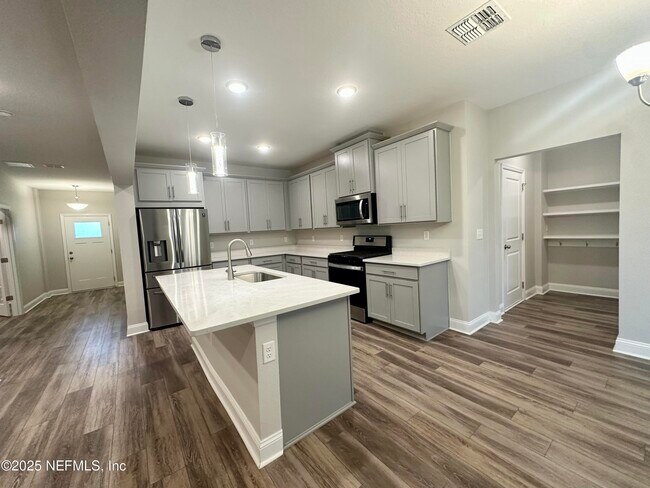 Foto del edificio - 12034 Kearney St