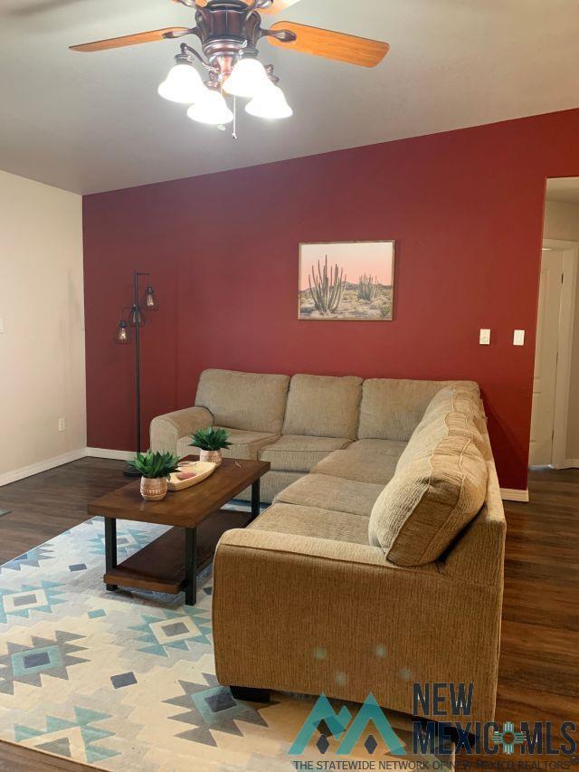 Foto del edificio - 2104 Hali Ln