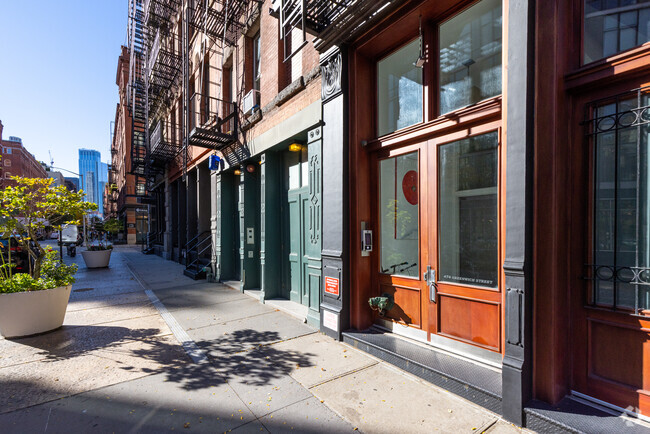 Entrance - 474 Greenwich St