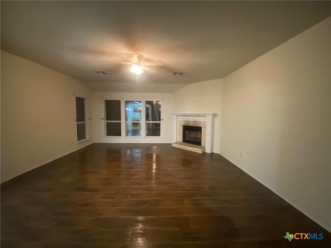Building Photo - 2128 Modoc Dr