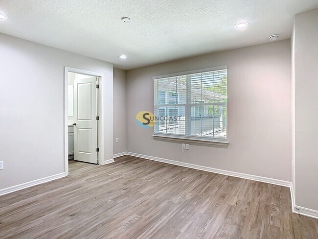 Building Photo - 3821 SW 43rd Ct