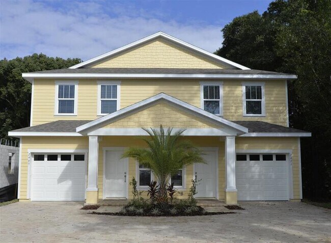 Foto del edificio - 2471 E Pine St