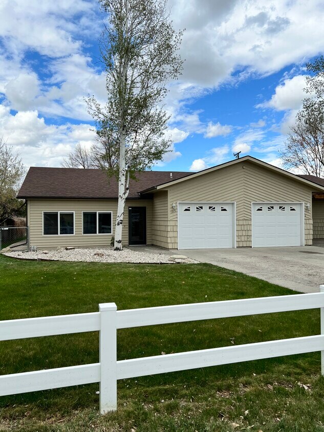 1515 Wicks Ln, Billings, MT 59105 Townhome Rentals in Billings MT