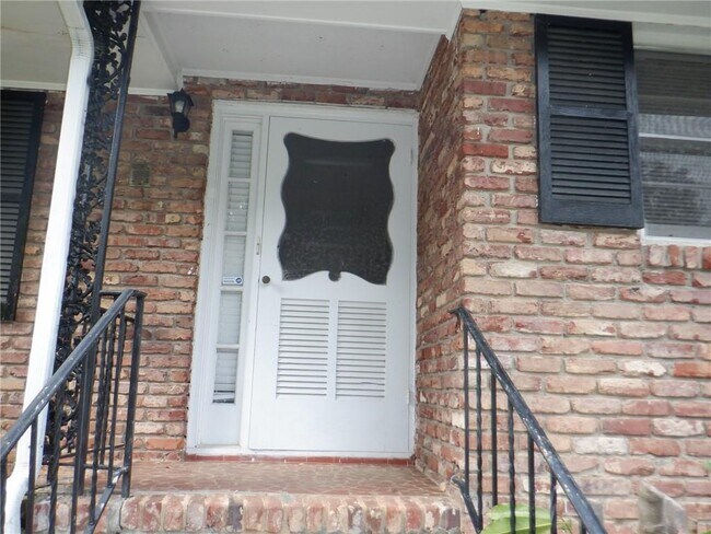 Foto del edificio - 3411 Hazelwood Dr SW