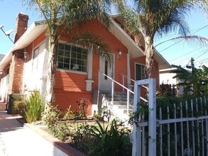 Building Photo - 719 N Coronado St