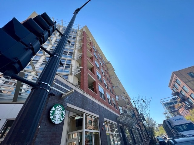 Building Photo - 1001 W Madison St