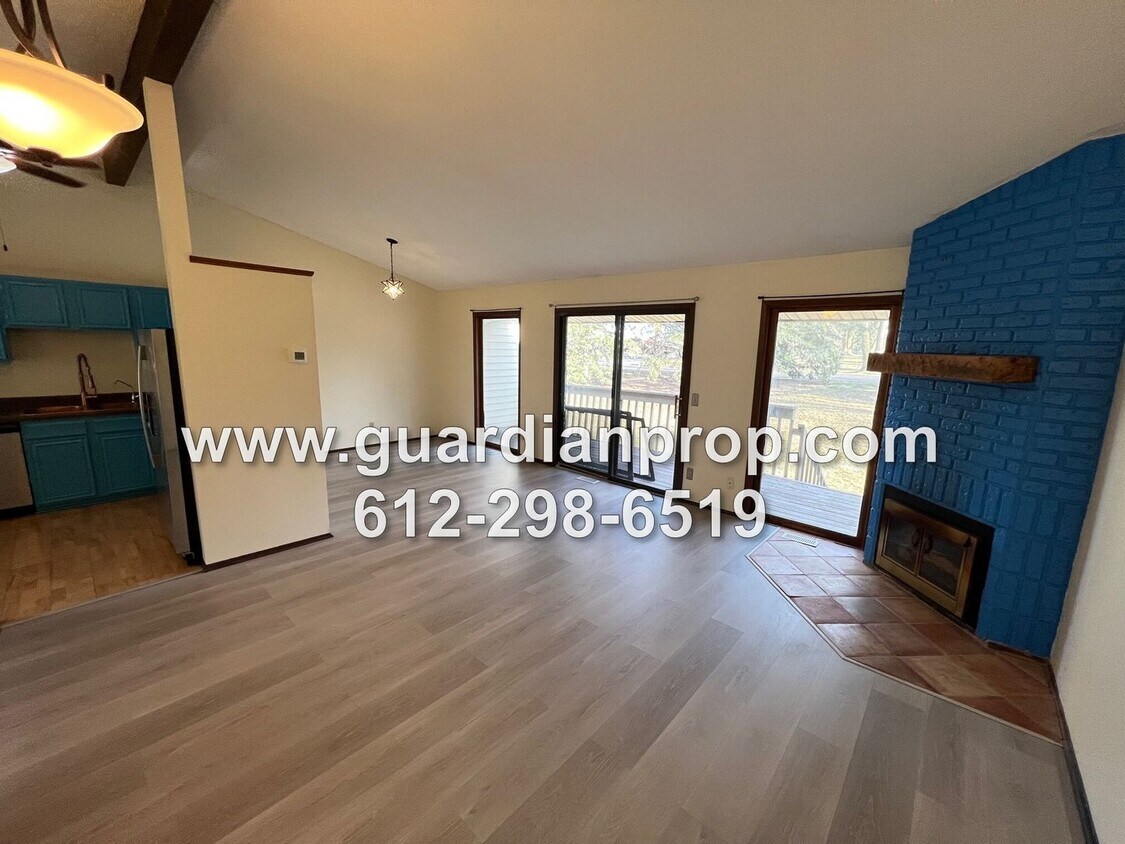Primary Photo - Townhouse Available Now, Open Floor Plan, ...